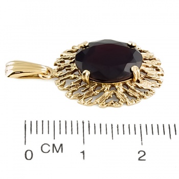9ct gold Garnet Pendant
